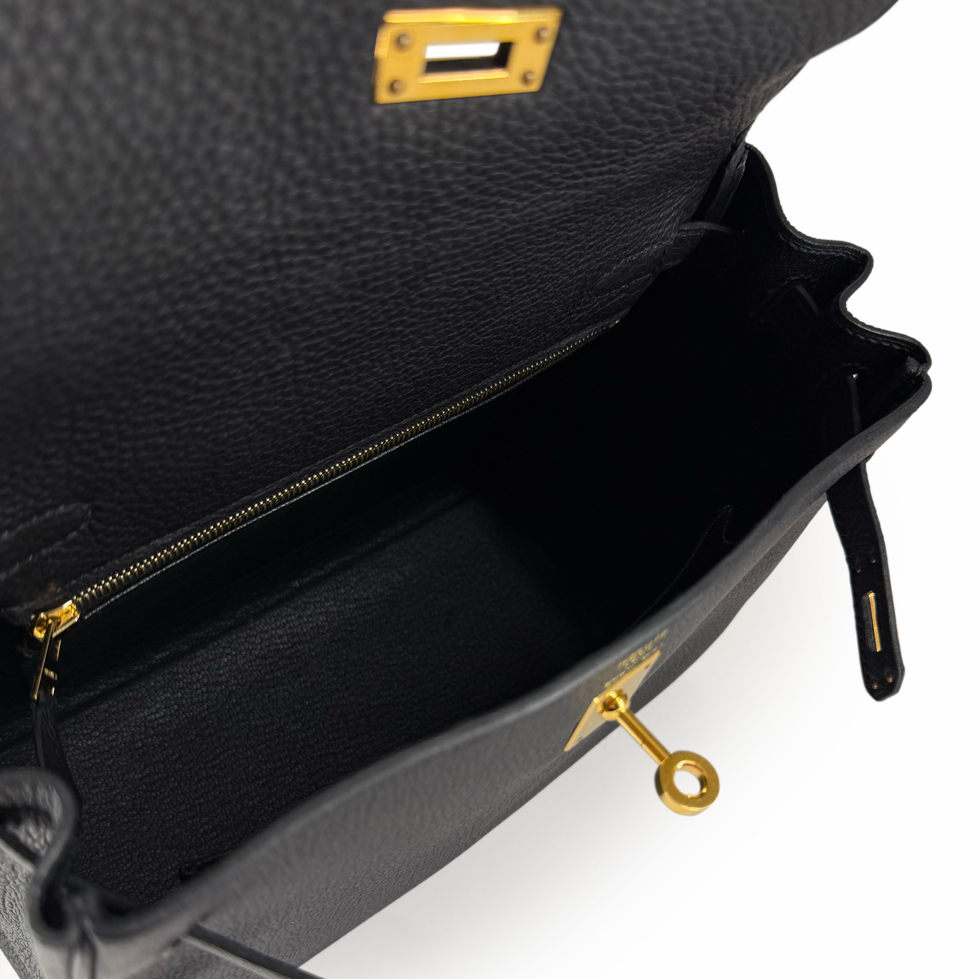 Hermès Kelly 25 Black Togo GHW